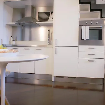 Bnbutler - Bergonzoli - Modern And Bright Near Station Daire