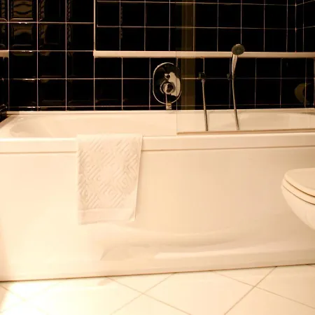 Bnbutler - Bergonzoli - Modern And Bright Near Station Daire *