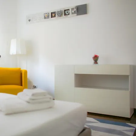 Bnbutler - Bergonzoli - Modern And Bright Near Station Lejlighed Milano