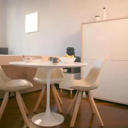 Bnbutler - Bergonzoli - Modern And Bright Near Station Lejlighed Milano
